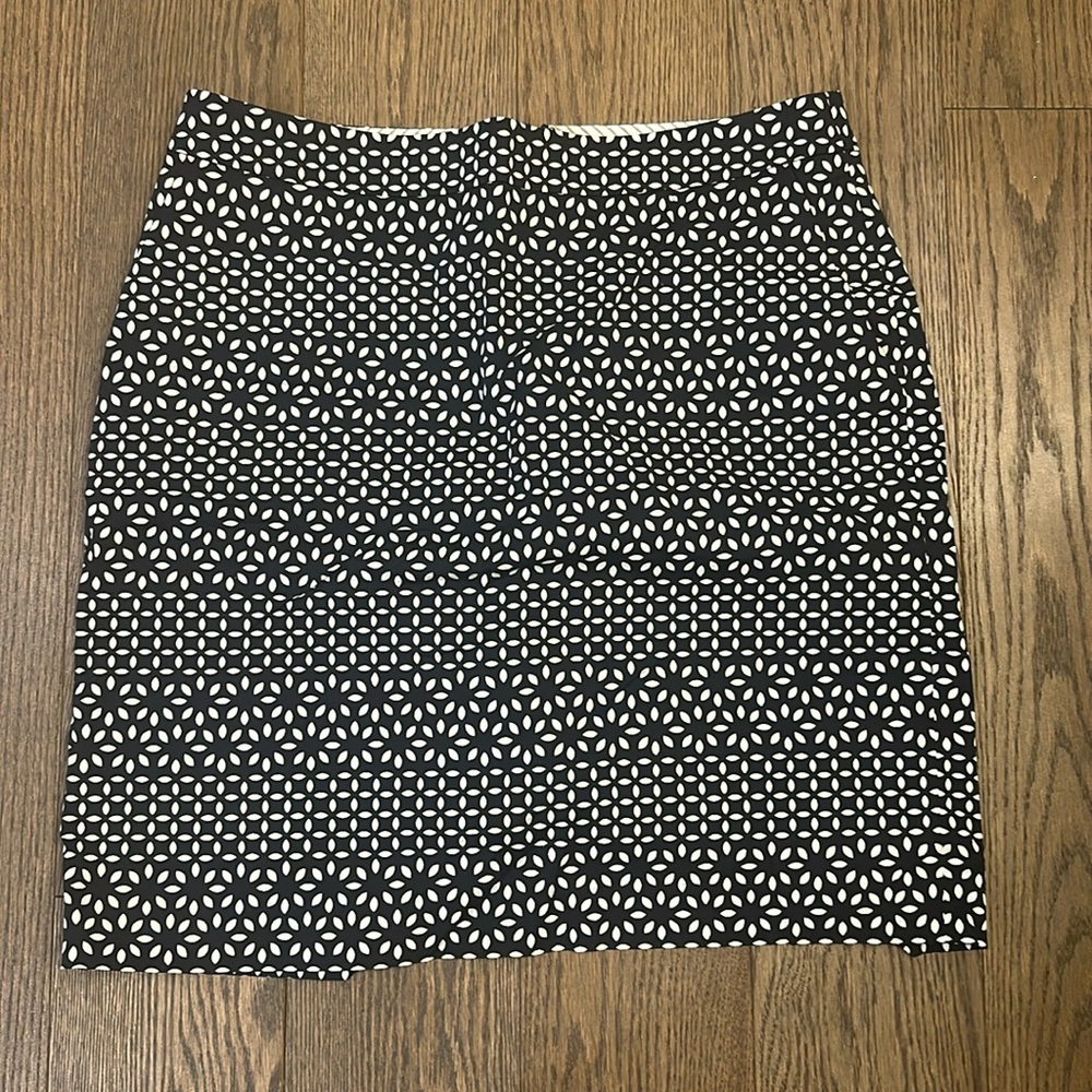 EUC Brooks Brothers White and Black Patterned Skirt